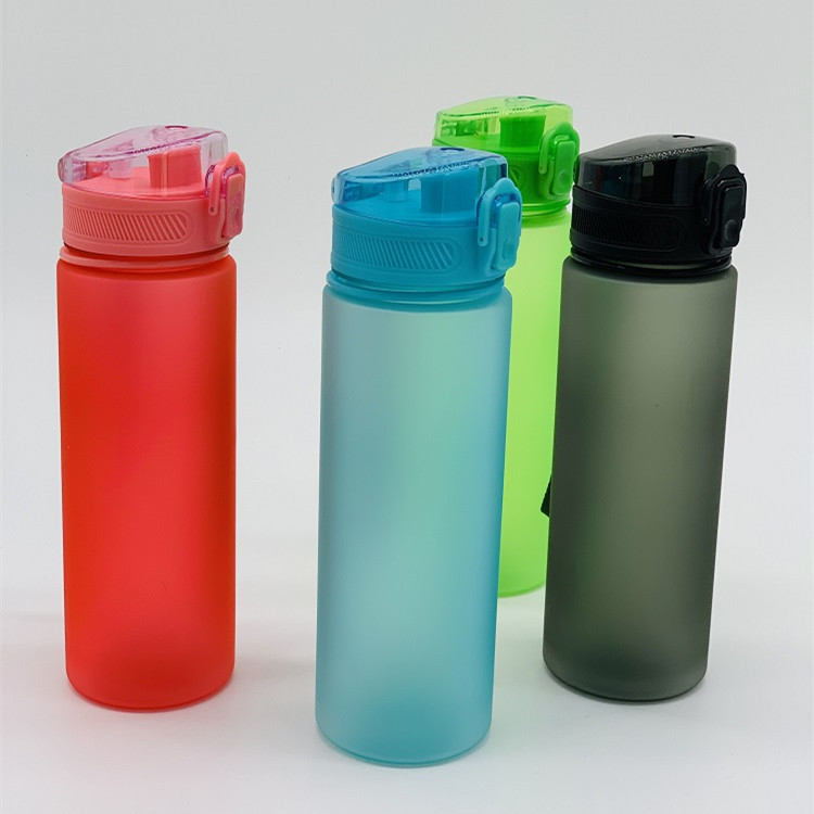 をパーソナライズ水ボトルポータブルアウトドアスポーツ安全プラ - Sports Equipment With Names のレビューと価格
