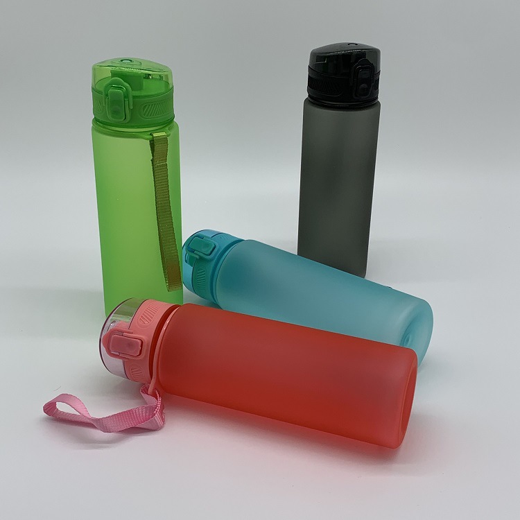 をパーソナライズ水ボトルポータブルアウトドアスポーツ安全プラ - Sports Equipment With Names のレビューと価格