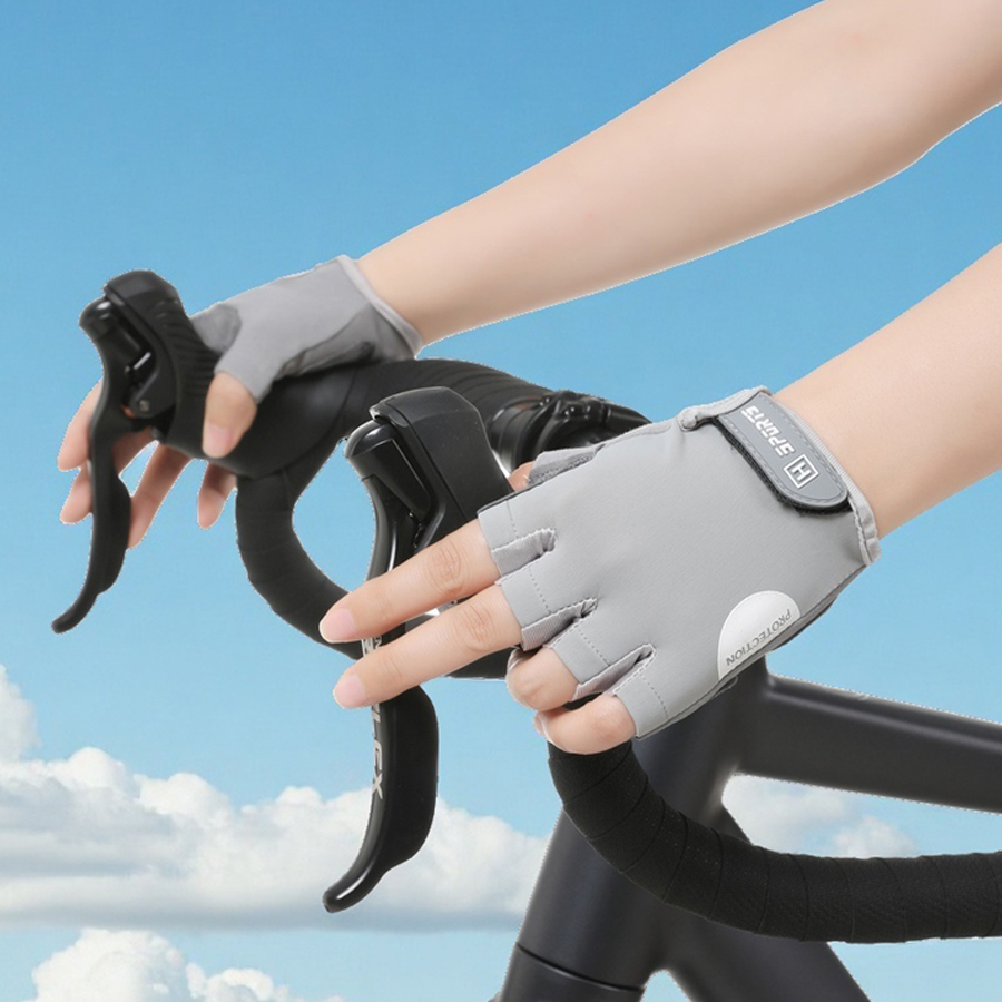 通気性のある滑り止めスポーツグローブスピニングバイクフィット - Sports Equipment With Names のレビューと価格