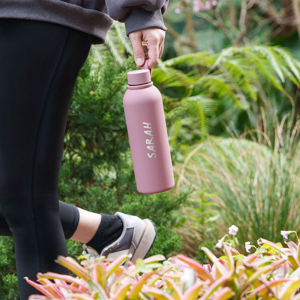 パーソナライズされたカスタム名入りステンレス製ウォーターボト - Sports Equipment With Names のレビューと価格